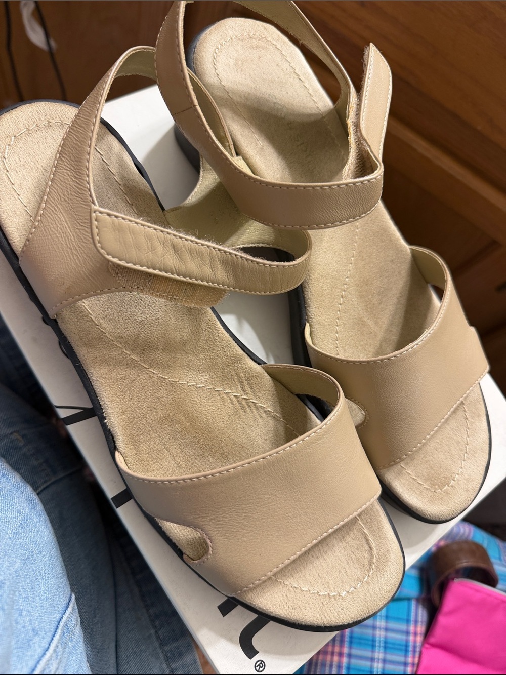 Easy Spirit Tan Beige Velcro Strap Sandals